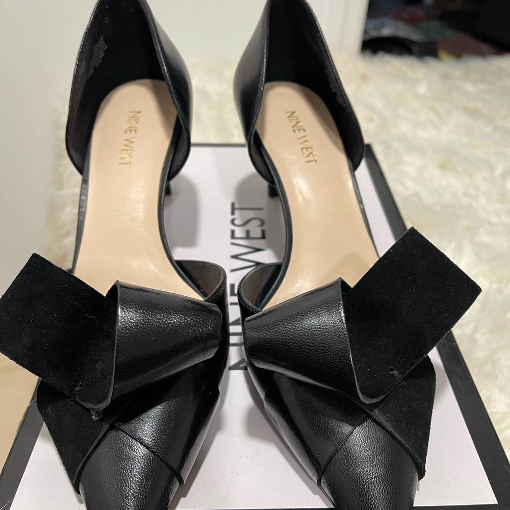 Anne Klein Black Heels with Decorative Bow